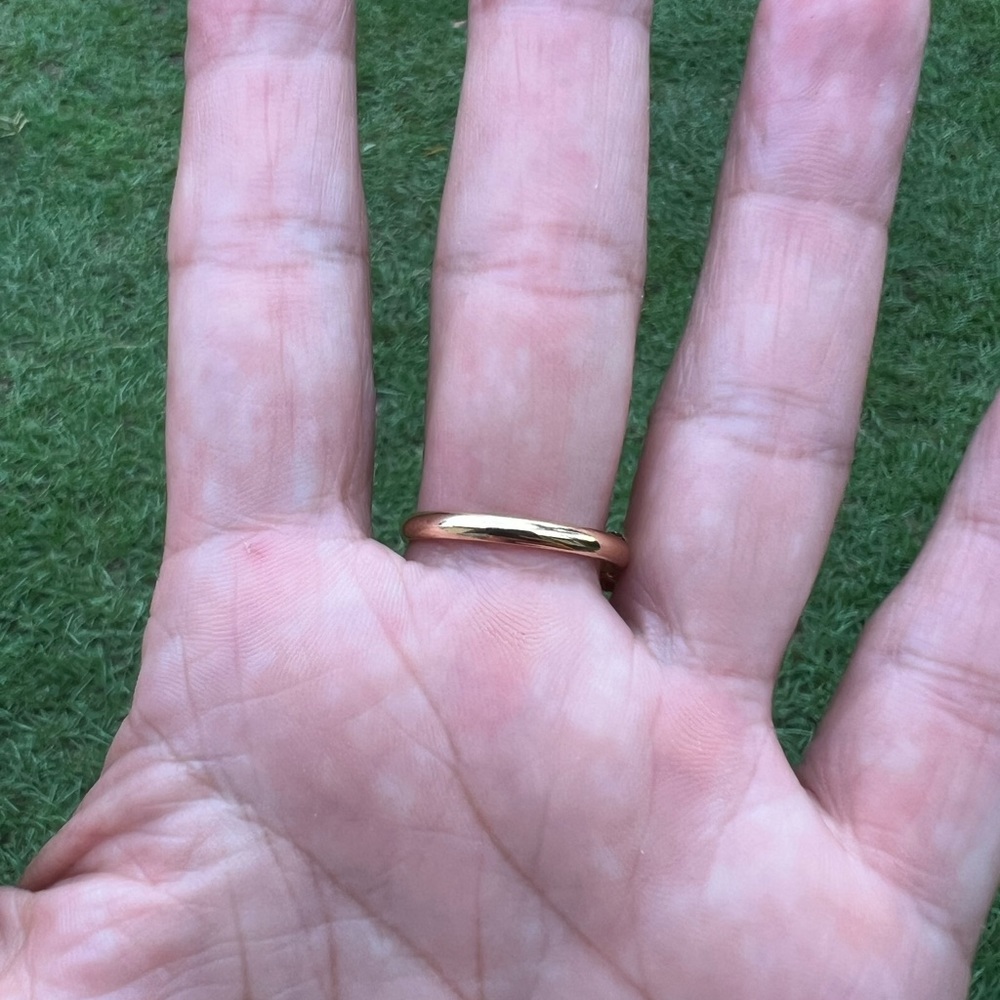 Gold-tone Two Row Faux Diamond Cubic Zirconia Ring👠 - Picture 13 of 15